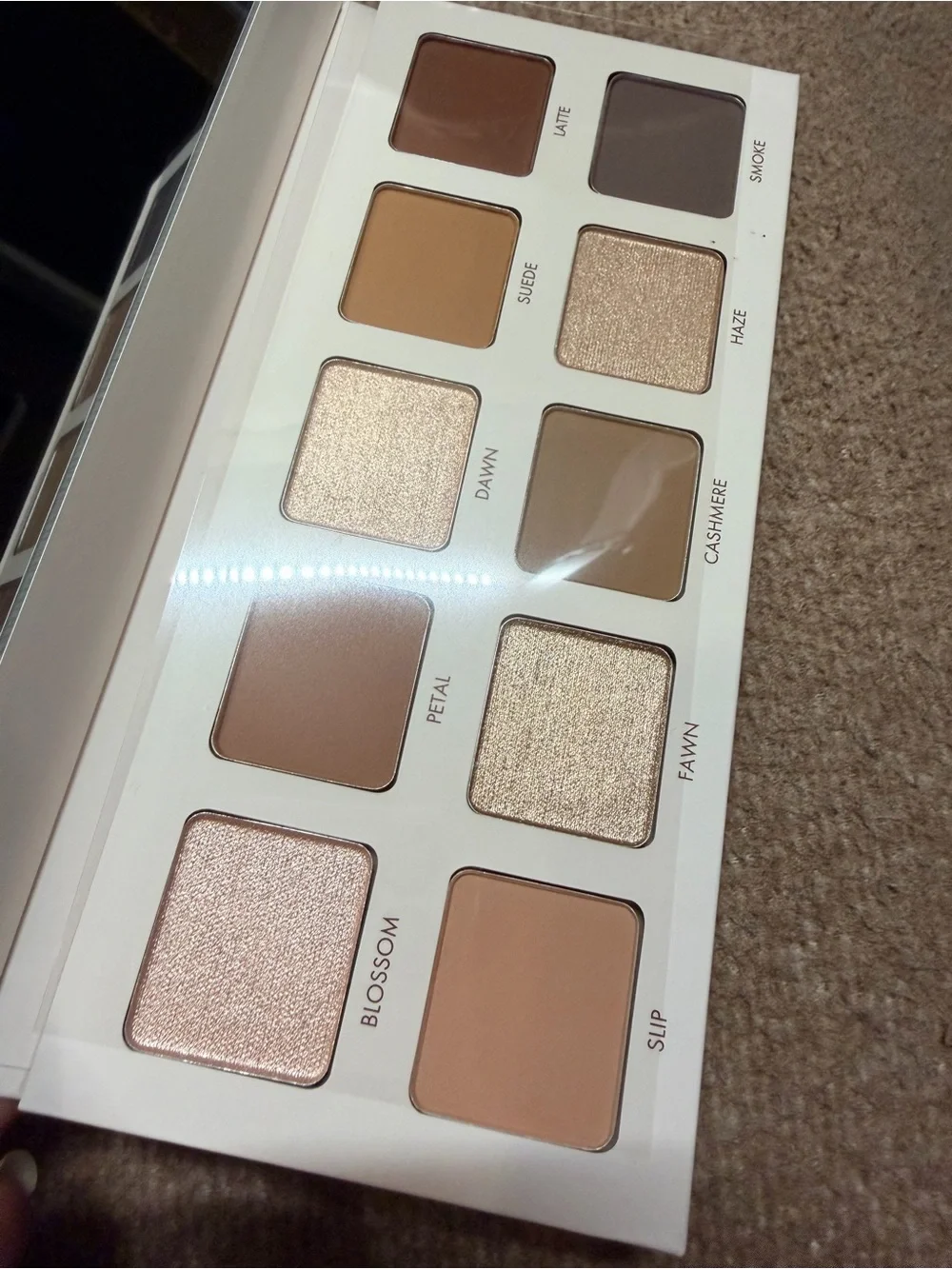 Wander Beauty In Neutral Eyeshadow Palette - Beige, Taupe, Champagne, Brown